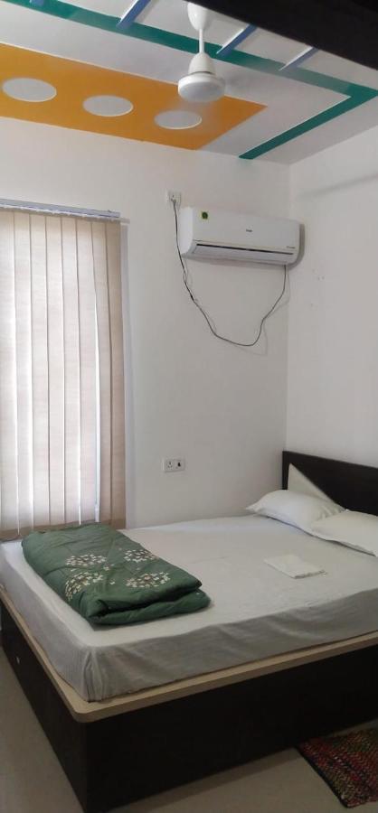 Hotel Vishal Buxar Bagian luar foto