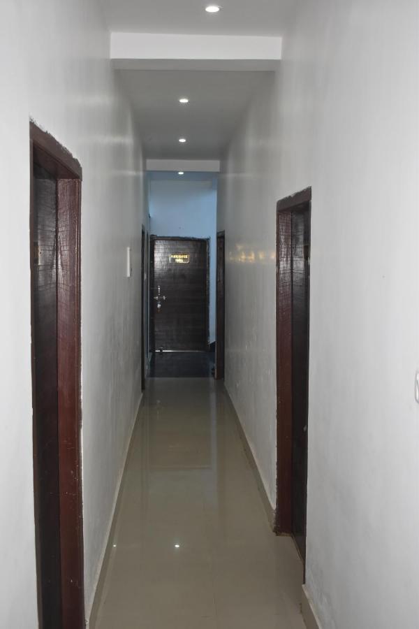 Hotel Vishal Buxar Bagian luar foto
